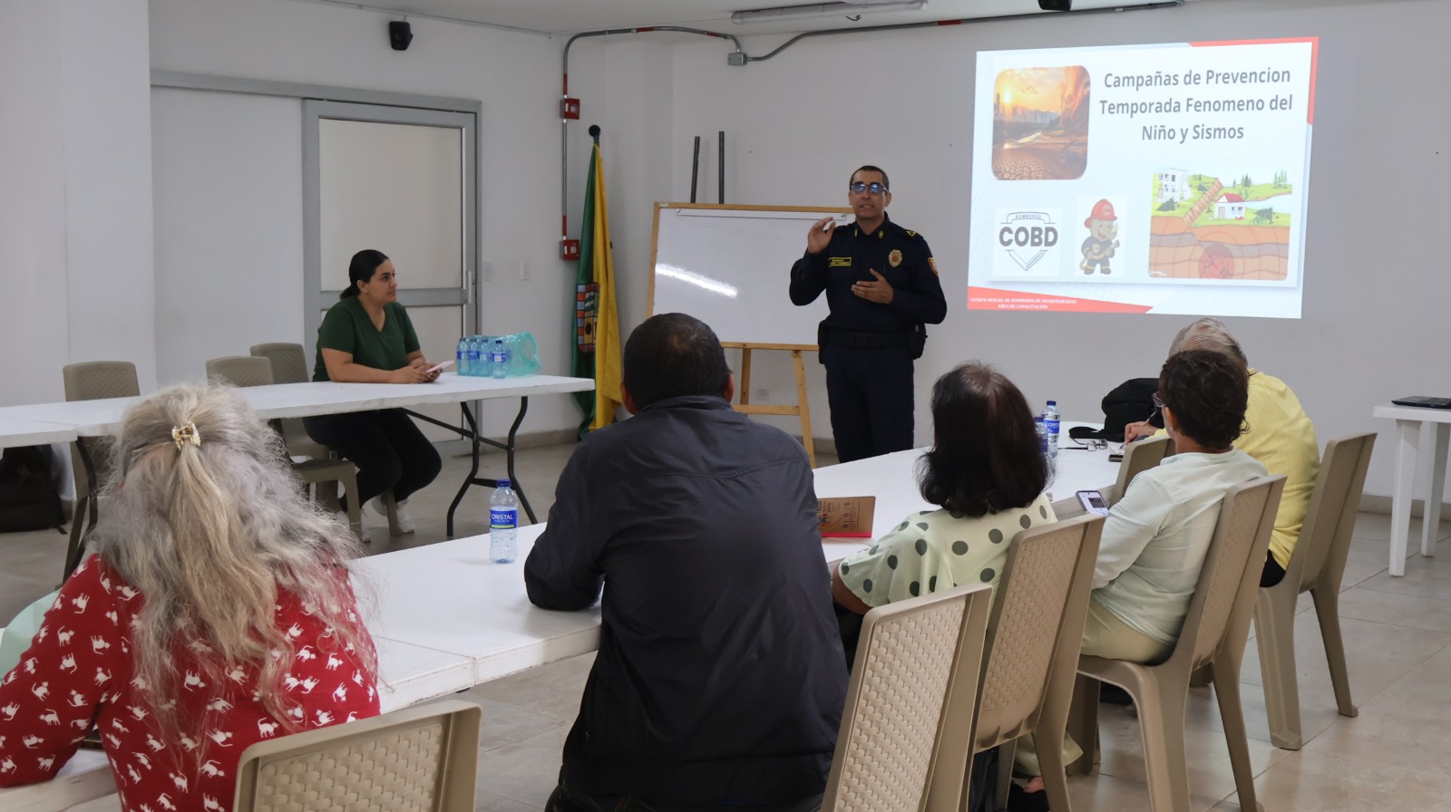 Presidentes de la acciòn comunal escucharon a los bomberos en la prevención del fenómeno del niño